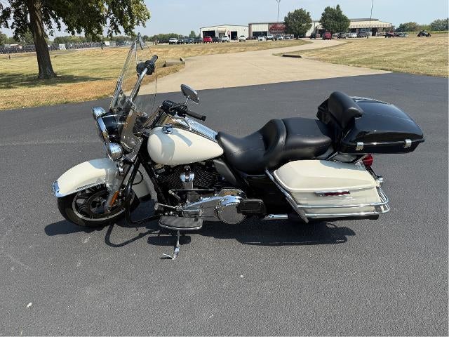 2017 Harley Davidson Road King® Base