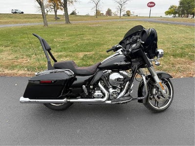 2016 Harley Davidson Street Glide® Base