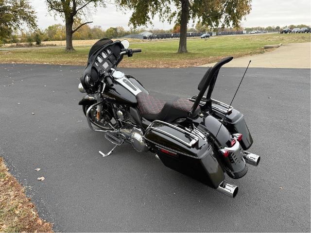 2016 Harley Davidson Street Glide® Base