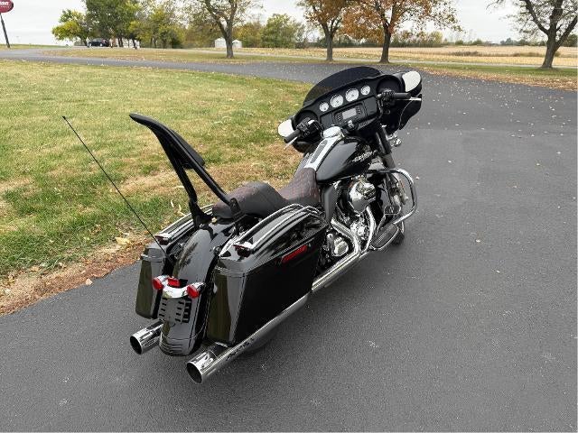 2016 Harley Davidson Street Glide® Base