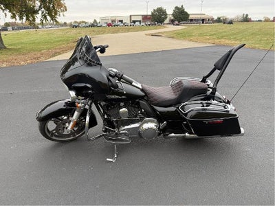 2016 Harley Davidson Street Glide® Base