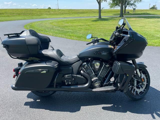 2025 Indian Motorcycle Pursuit® Dark Horse® with 112 and Powerband Audi Base