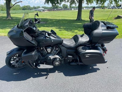 2025 Indian Motorcycle Pursuit® Dark Horse® with 112 and Powerband Audi Base