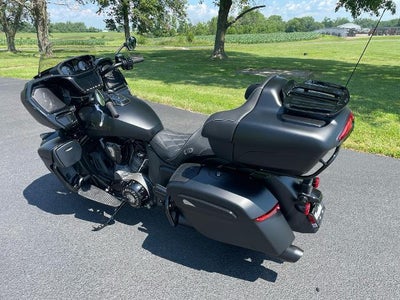 2025 Indian Motorcycle Pursuit® Dark Horse® with 112 and Powerband Audi Base