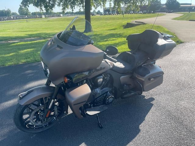 2025 Indian Motorcycle Roadmaster® PowerPlus Dark Horse® with 112 and P Base