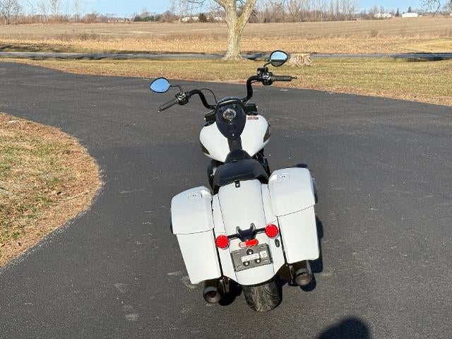 2026 Indian Motorcycle Springfield® Dark Horse® Base