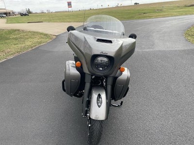 2025 Indian Motorcycle Roadmaster® Dark Horse® with PowerBand Audio Pac Base