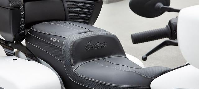 2021 Indian Motorcycle Roadmaster® Dark Horse® Base