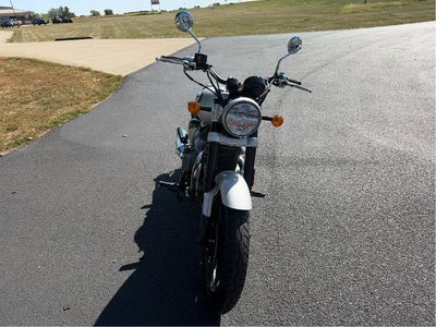 2024 Royal Enfield Super Meteor 650 Base